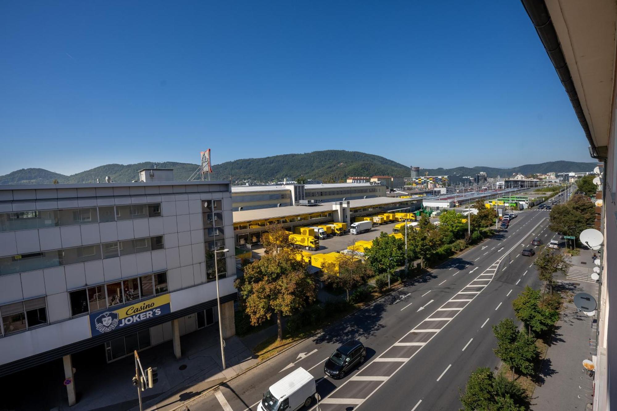 Tamliving Center Luxury 4 Rooms Smart Tv Kitchen Great View Graz Buitenkant foto