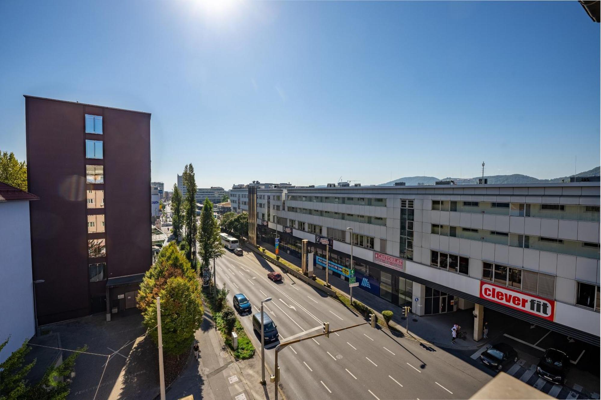 Tamliving Center Luxury 4 Rooms Smart Tv Kitchen Great View Graz Buitenkant foto